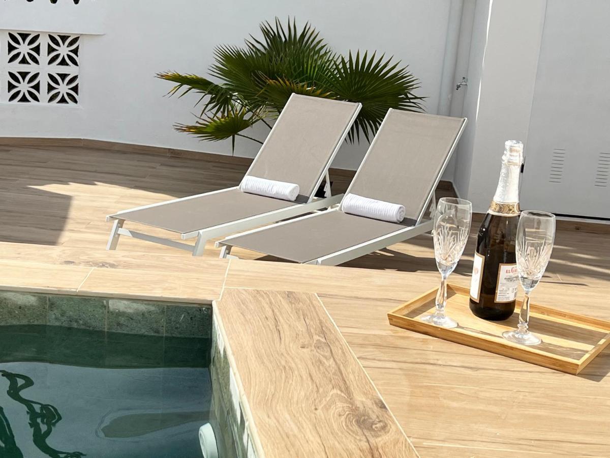 Karibu Beach & Pool Marbella Exterior photo